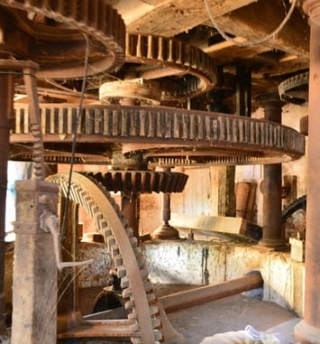 Visite guidée d'un moulin à eau de 1841 en production électrique